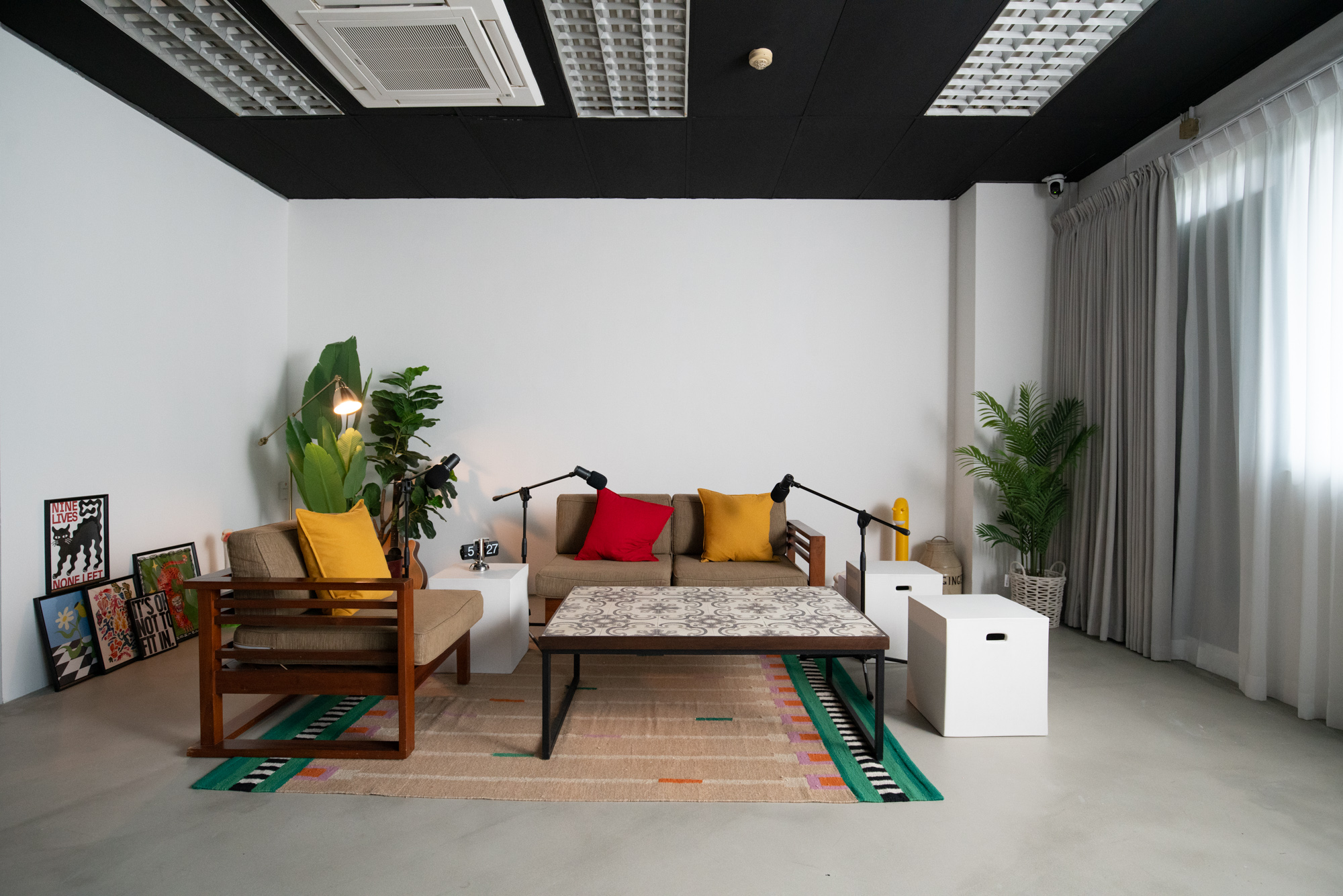 Flashbob Studio podcast lounge